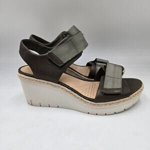 Clarks Artisan Palm Shine Adjustable Wedge Sandal Size 7.5 Leather Khaki Green